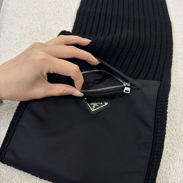《大人気》プラダ ファスナーポケットスカーフ コピー puq81299