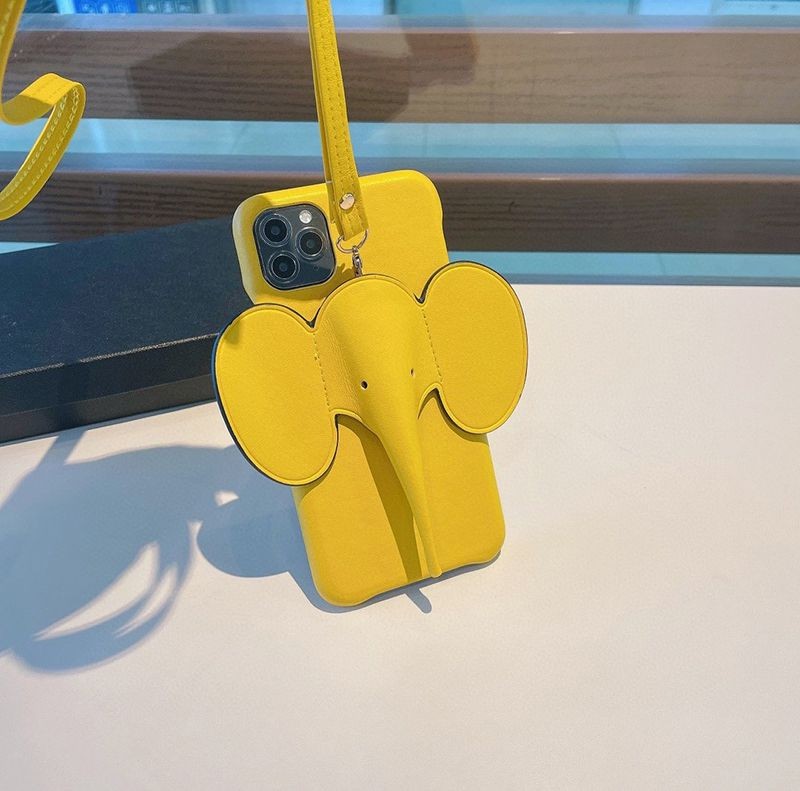 可愛い限定SALE★ロエベ iphoneケース 偽物エレファント★Anagram 象 C719C80X0