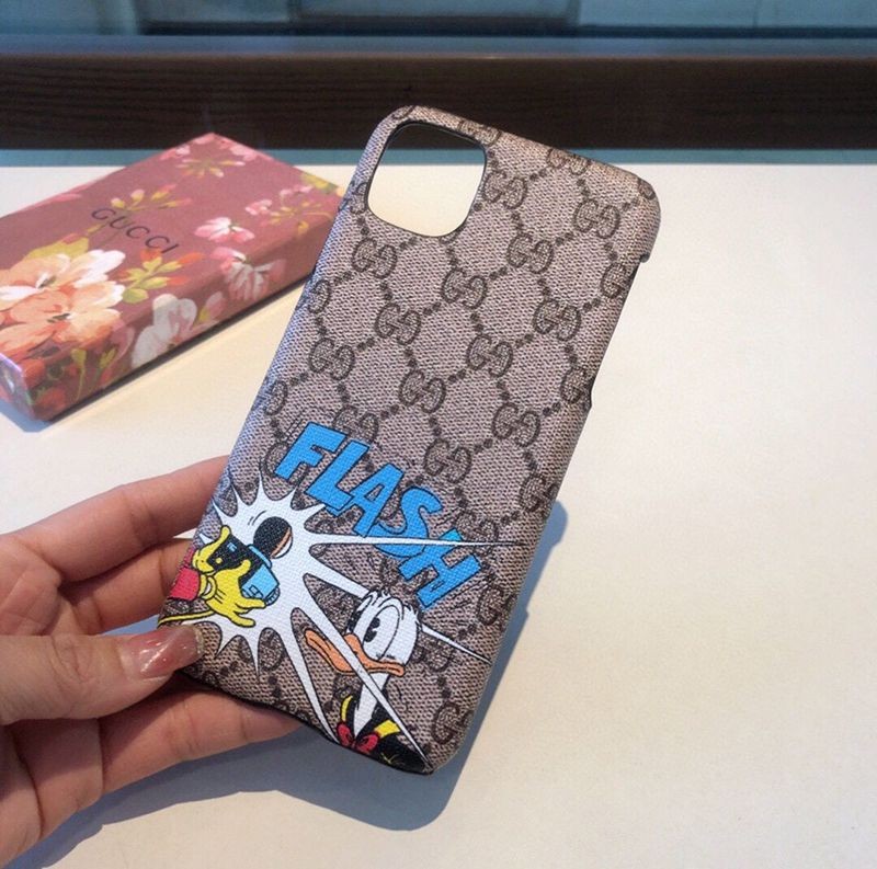 春もの新作グッチ ディズニーコラボ ドナルドダック iPhoneケース 偽物 gur94841