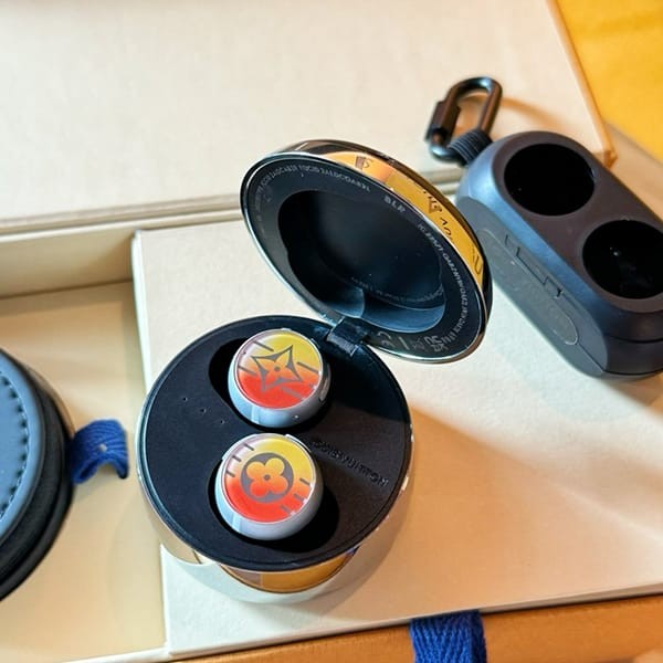 n級品 おすすめルイヴィトン スーパーコピー ホライゾン イヤホン QAB130