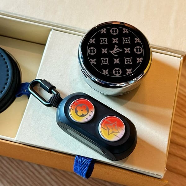 n級品 おすすめルイヴィトン スーパーコピー ホライゾン イヤホン QAB130