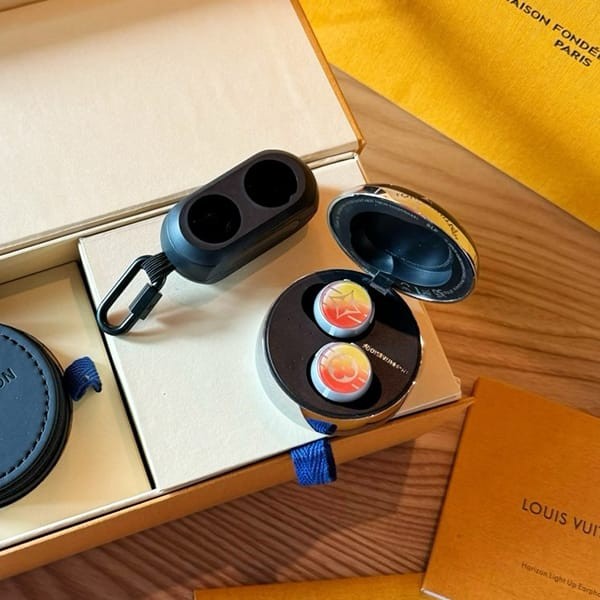 n級品 おすすめルイヴィトン スーパーコピー ホライゾン イヤホン QAB130