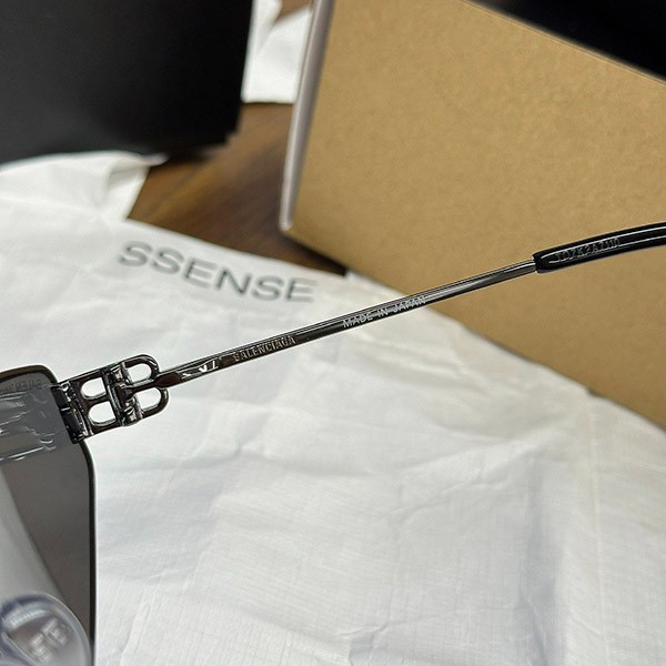 バレンシアガ ロゴ サングラス スーパーコピー ban13126