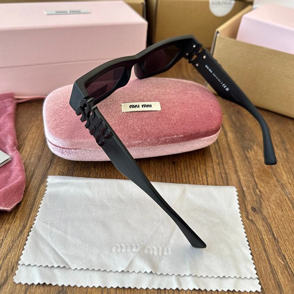 入手困難 ミュウミュウ Sunglasses サングラス コピー myd20974