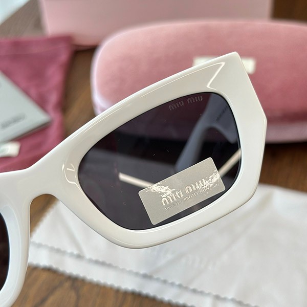 入手困難 ミュウミュウ 偽物 Sunglasses サングラス myu92261