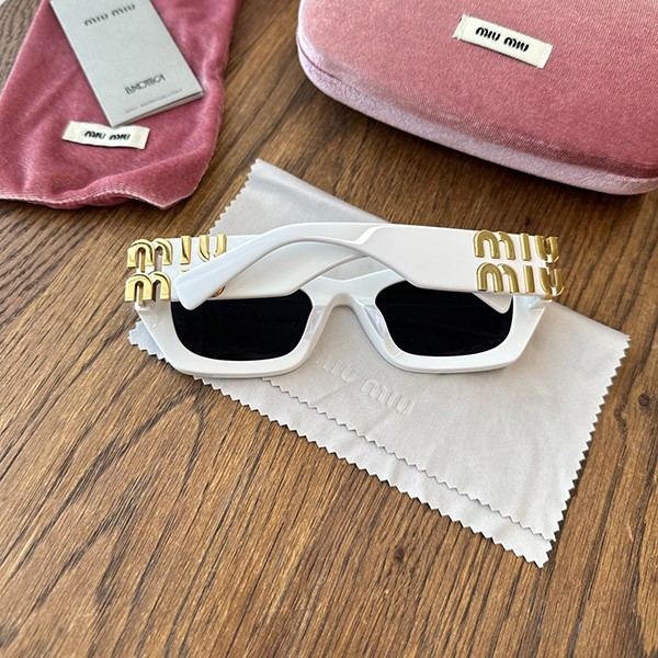 入手困難 ミュウミュウ 偽物 Sunglasses サングラス myu92261