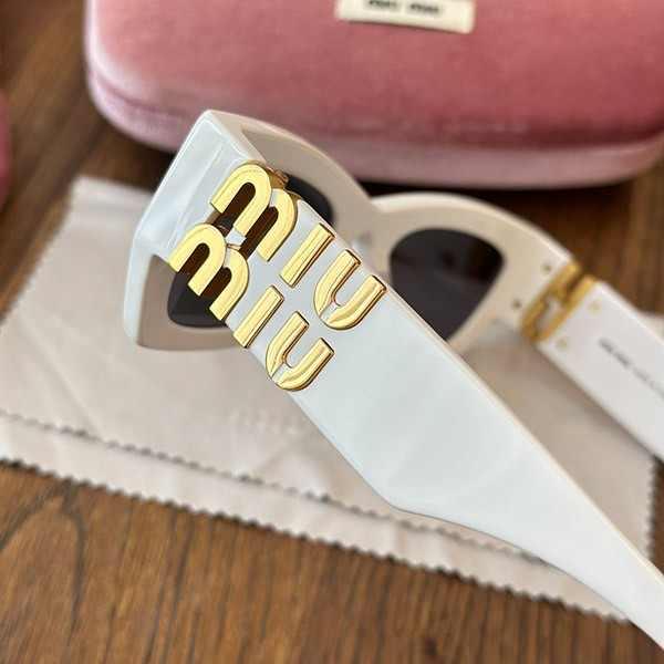 入手困難 ミュウミュウ 偽物 Sunglasses サングラス myu92261
