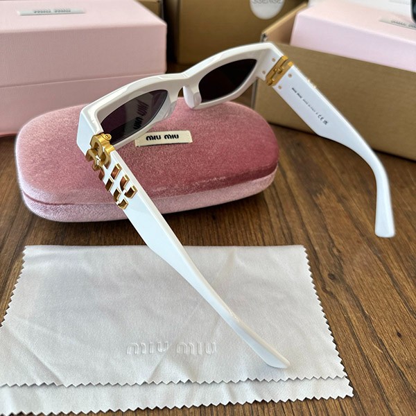 入手困難 ミュウミュウ 偽物 Sunglasses サングラス myu92261