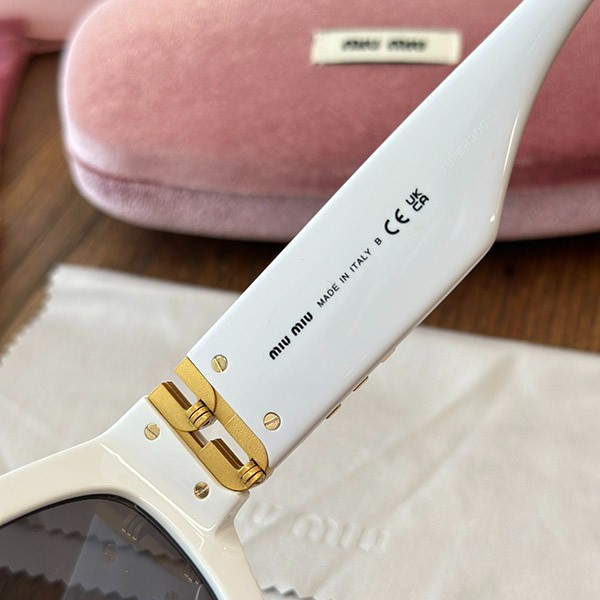 入手困難 ミュウミュウ 偽物 Sunglasses サングラス myu92261