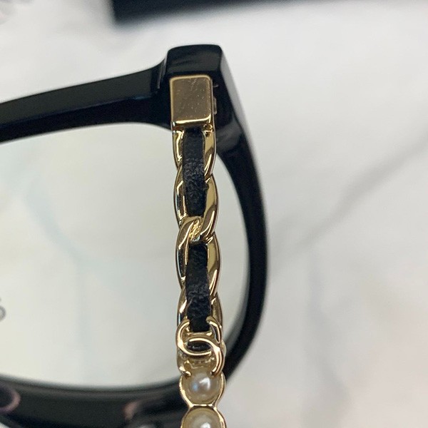 パールが素敵！シャネル ロゴ メガネ コピー shk51600