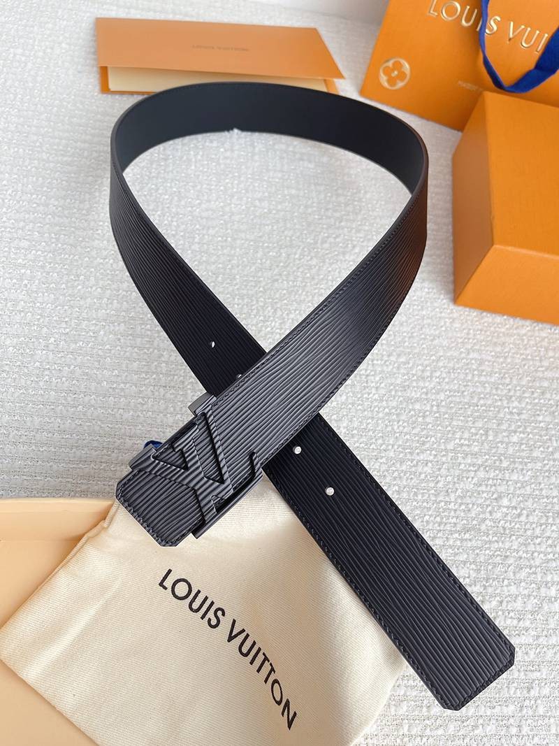 人気急上昇ルイヴィトン スーパーコピー サンチュール・LVイニシャル 40MM ベルト vud02320