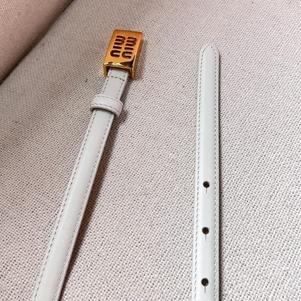 注目★ミュウミュウ コピー ブランドロゴ バックル レザーベルト myv43045