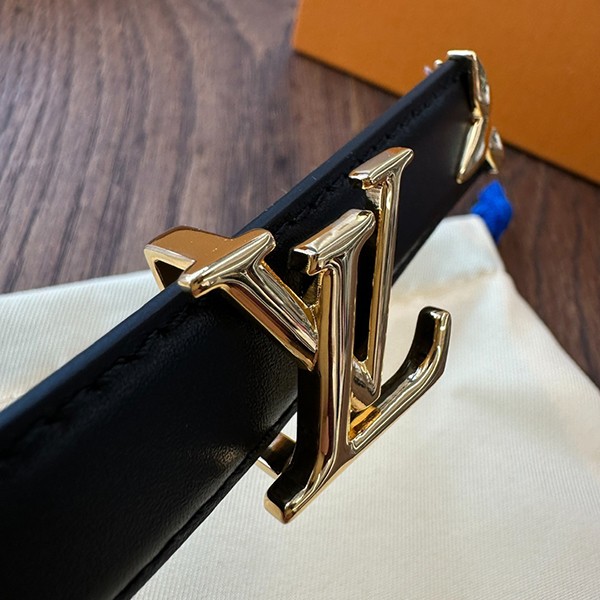 一目惚れ♪ルイヴィトン 贋物 ベルト・プリティー LV 30MM リバーシブル M8232X