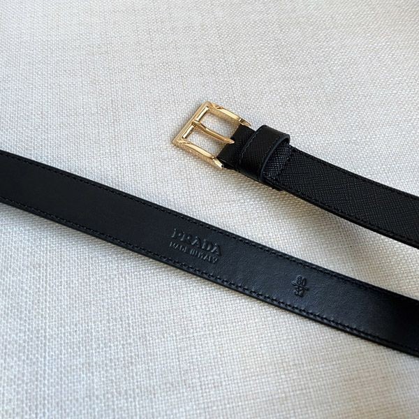 最新でオシャレ プラダ サフィアーノ 偽物 レザー ベルト pub25716