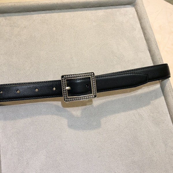 ブティック♪クロムハーツ 偽物 クロステイルモチーフバックルレザーベルト Kuw66065