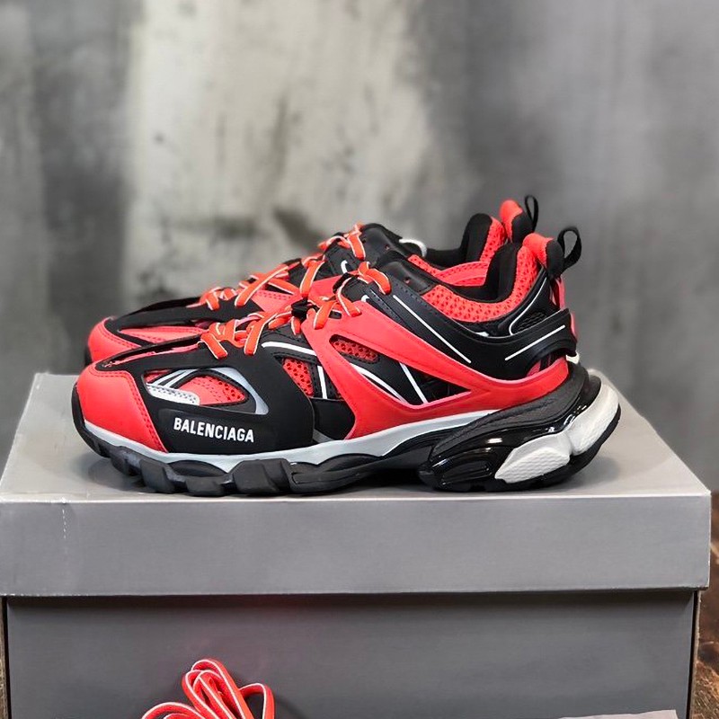 日本未入荷 バレンシアガ スニーカー 偽物 メンズTrack.2トレーナースニーカー baz11373