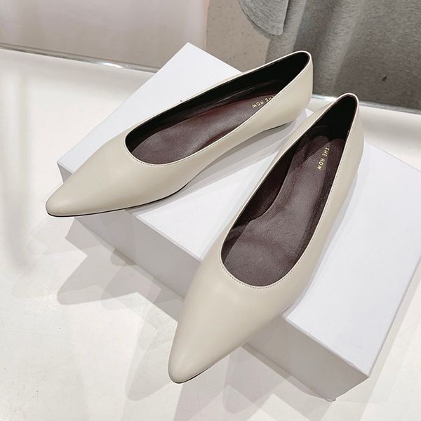 高品質♪♪♪The Row カーフスキン フラットシューズ 偽物 zag83454