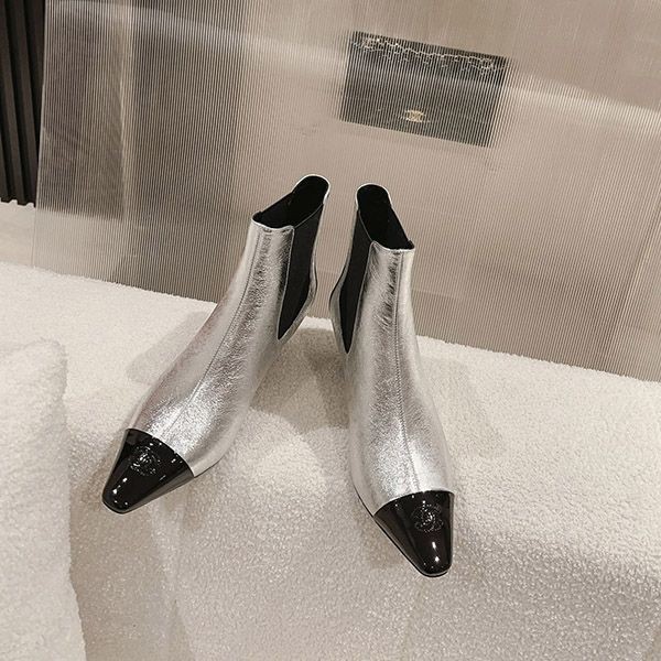 注目★ シャネル ショートブーツ コピー 23B ロゴ shu42779