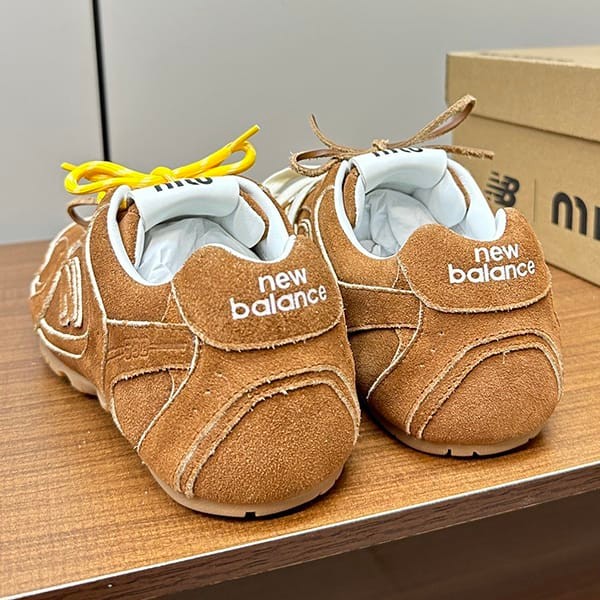 すぐ届くミュウミュウとNew Balance 偽物のコラボ★デニム スニーカー myk76990