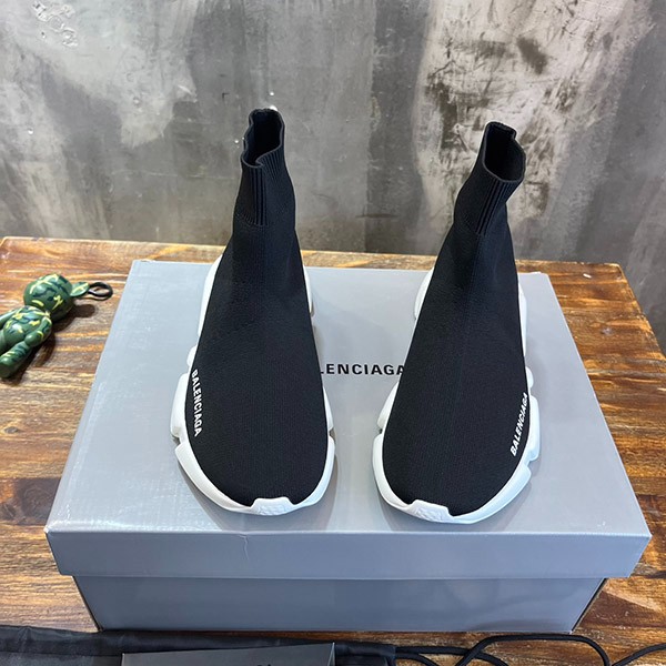 人気急上昇 バレンシアガ スピードトレーナー 偽物 ニット スニーカー baf29041