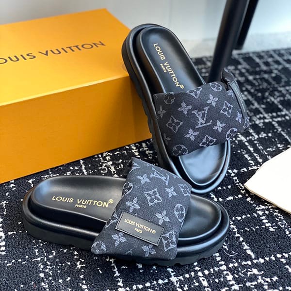n級 おすすめルイヴィトン プールピロー ライン ミュール 偽物 vug05426