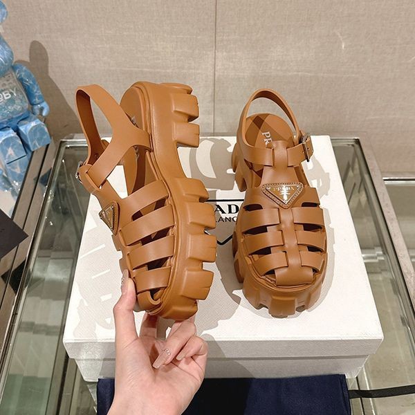 プラダ モノリスラバーサンダル 偽物ロゴ厚底ストラップミュール 1X853M