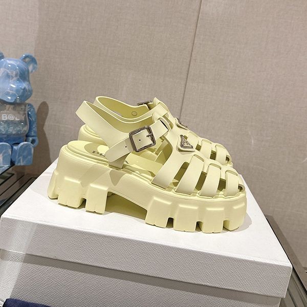 プラダ モノリスラバーサンダル コピーロゴ厚底ストラップミュール 1X853M3L