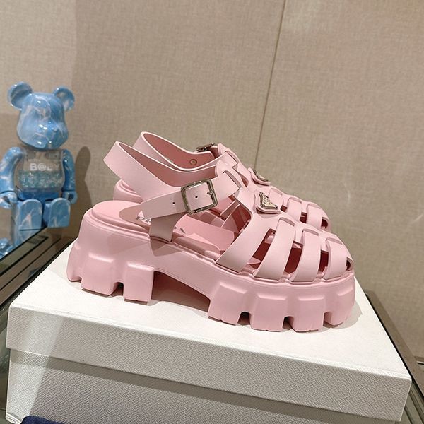 プラダ モノリスラバーサンダル レプリカ ロゴ厚底ストラップミュール 1X853