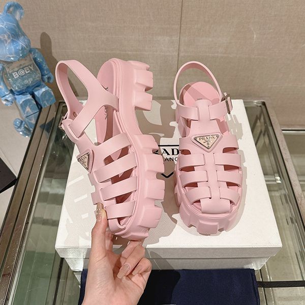 プラダ モノリスラバーサンダル レプリカ ロゴ厚底ストラップミュール 1X853