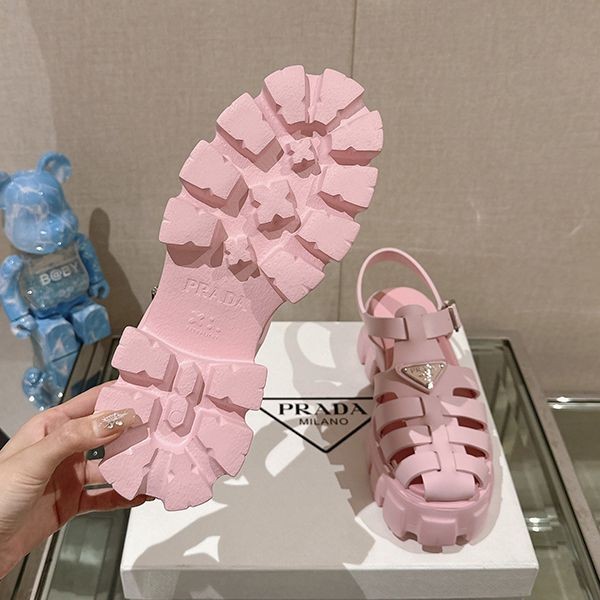 プラダ モノリスラバーサンダル レプリカ ロゴ厚底ストラップミュール 1X853