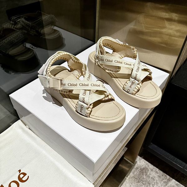注目度NO.1 クロエ サンダル 偽物 ロゴ Mila logo platform cha79677