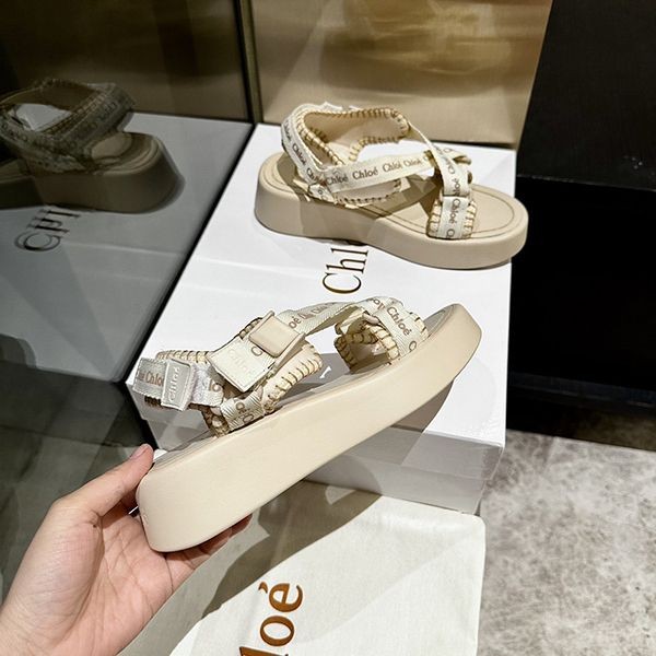 注目度NO.1 クロエ サンダル 偽物 ロゴ Mila logo platform cha79677