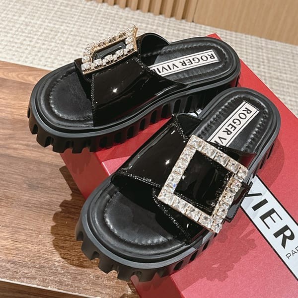 セール新作ロジェ ヴィヴィエ n級品 Viv ゴーシック メタルバックル ミュールレザー roq24442