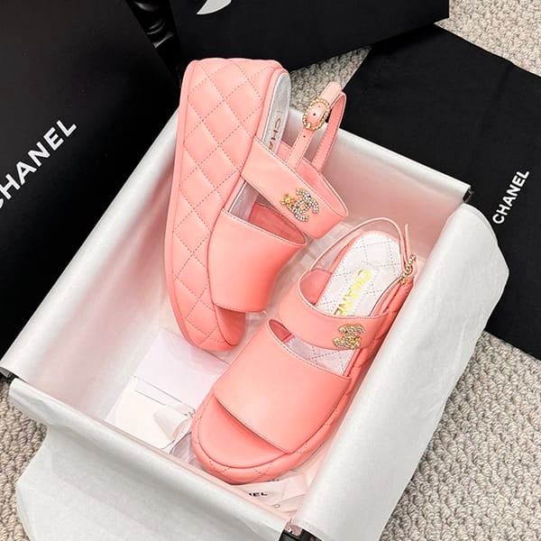 超希少！シャネル 厚底 サンダル 偽物 キルティング CCマーク she92114