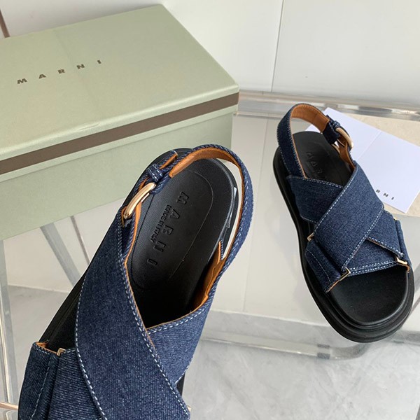 すぐ届く マルニ 偽物 フスベット クロスストラップサンダル maj49891