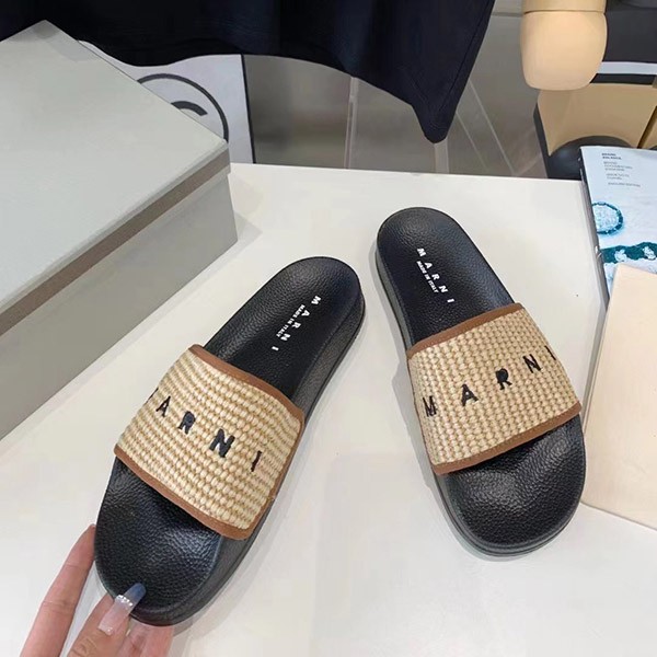 マルニ スライド フラットサンダル 偽物 ロゴ ラフィア SAMS016102