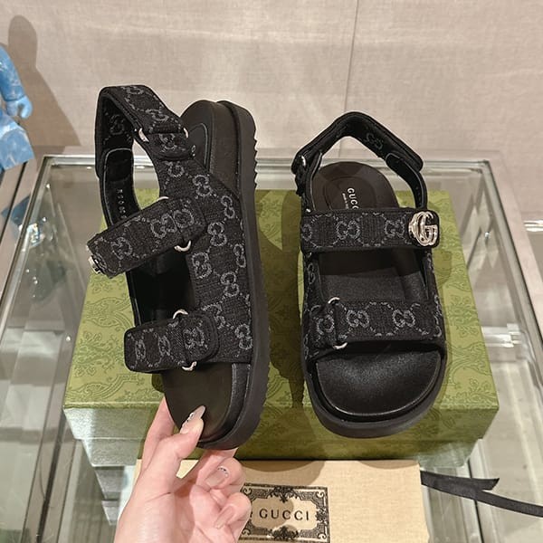 【使い勝手抜群】グッチ サンダル n級品 デニム GGロゴ フラット ストラップ付き 3色 guw98673