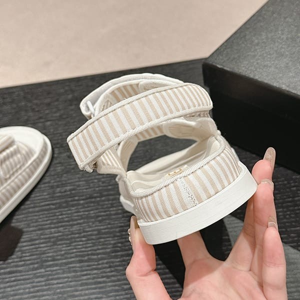 セレブ多数愛用シャネル パロディ ボーダー CCロゴ フッドベッド サンダル 4色 shs04659