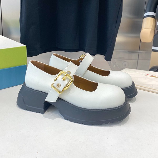 すぐ届 マルニ レザープラットフォームメリージェーンフラット コピー maj85691