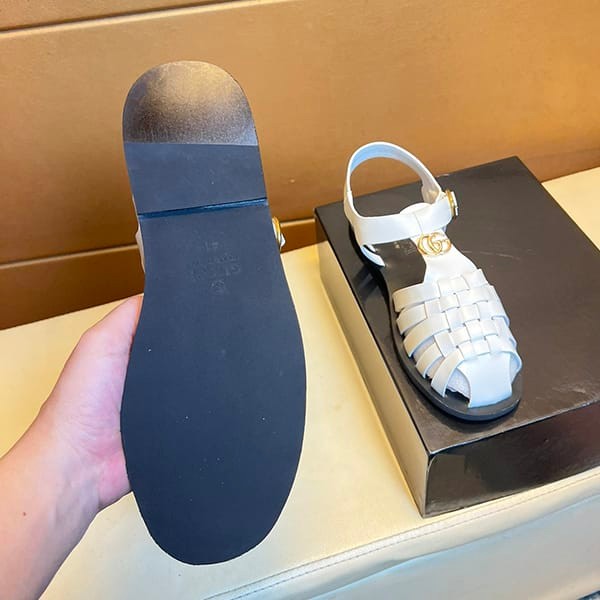 ギフトに最適グッチ 偽物 ラバー バックル ストラップ サンダル ロゴ 5色 guc95268