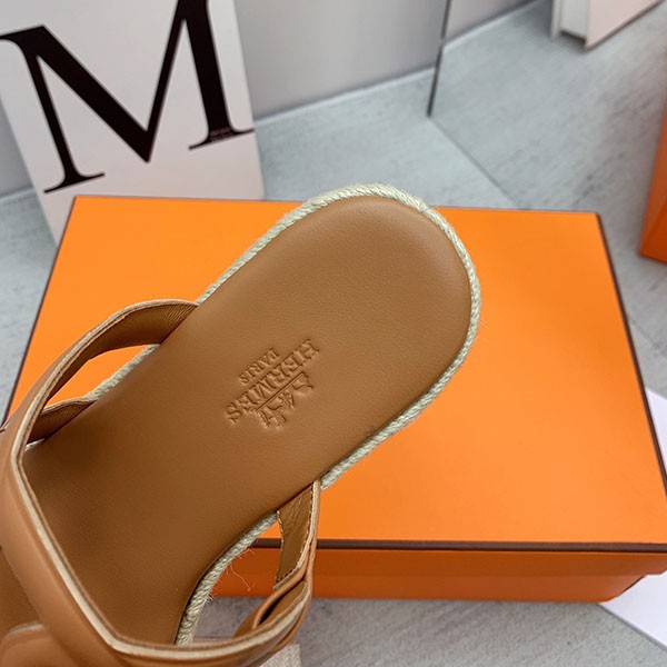 夏にピッタリ！エルメス シェーヌダンクル  ITHEA 30 サンダル H221145Z A3360