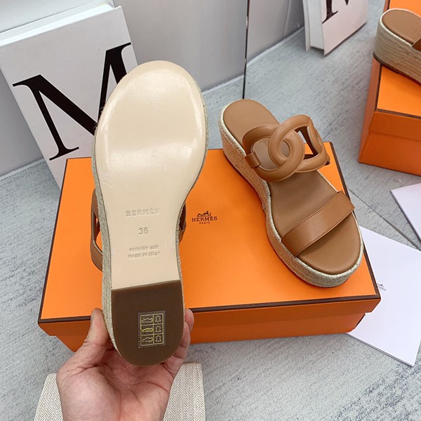 夏にピッタリ！エルメス シェーヌダンクル  ITHEA 30 サンダル H221145Z A3360