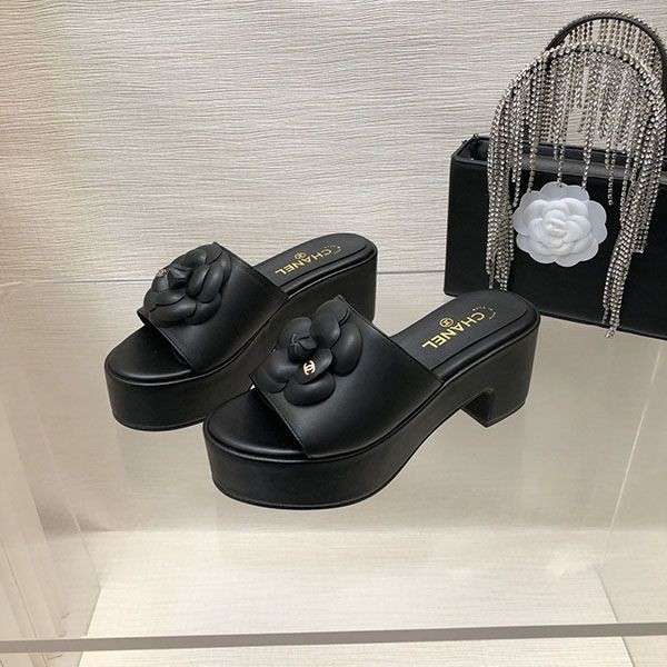 世界中で大人気♪シャネル カメリアミュールサンダル shf55893