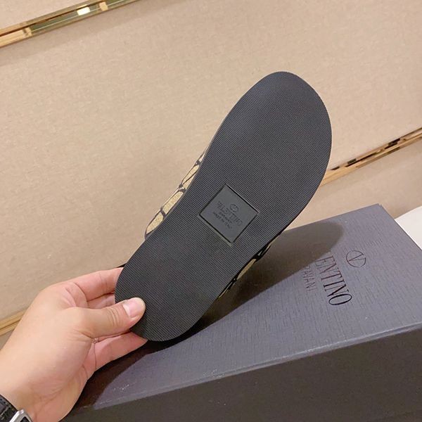 入手困難品！ヴァレンティノ トワル イコノグラフ サンダル パチモン Vui86824