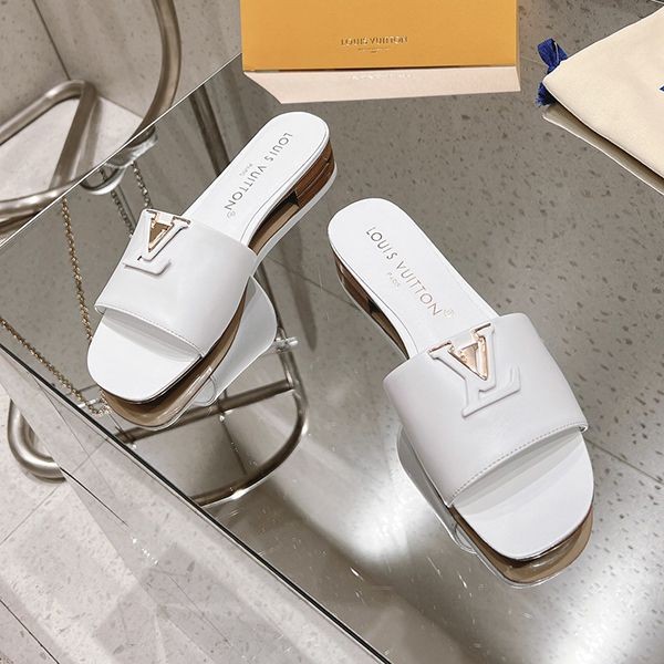 超人気 ルイヴィトン LV Capri サンダル スーパーコピー vud21280