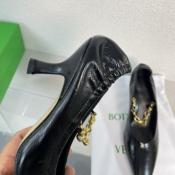 すぐ届 ボッテガヴェネタ マダムブラックパテントレザーデコルテ bob44663