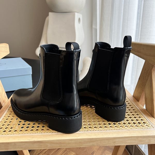 ☆24SS☆関税込【プラダ】ブラッシュドレザーアンクルブーツ 激安 F0002