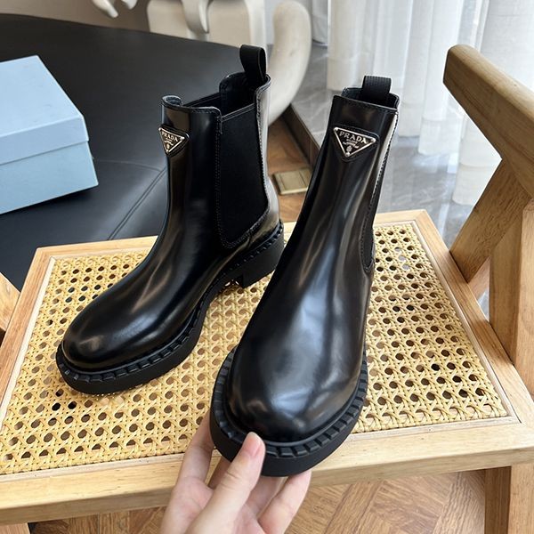 ☆24SS☆関税込【プラダ】ブラッシュドレザーアンクルブーツ 激安 F0002