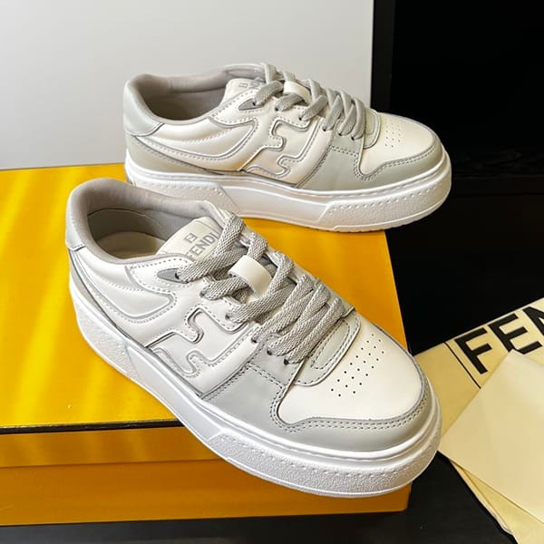 人気No1フェンディ n級品 マッチ プラットフォーム 厚底 ロー スニーカー fey99479
