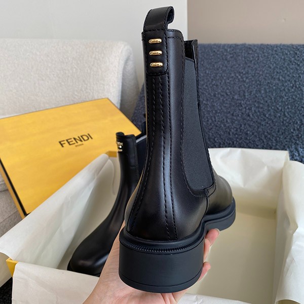 フェンディ フィーロ ブラックレザー バイカーブーツ コピー 8T85769W